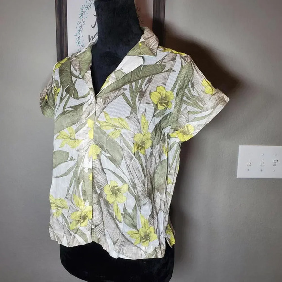 Banana Republic Petite Tropical Floral Buttondown Blouse Women's Size XSP - Picture 4 of 12